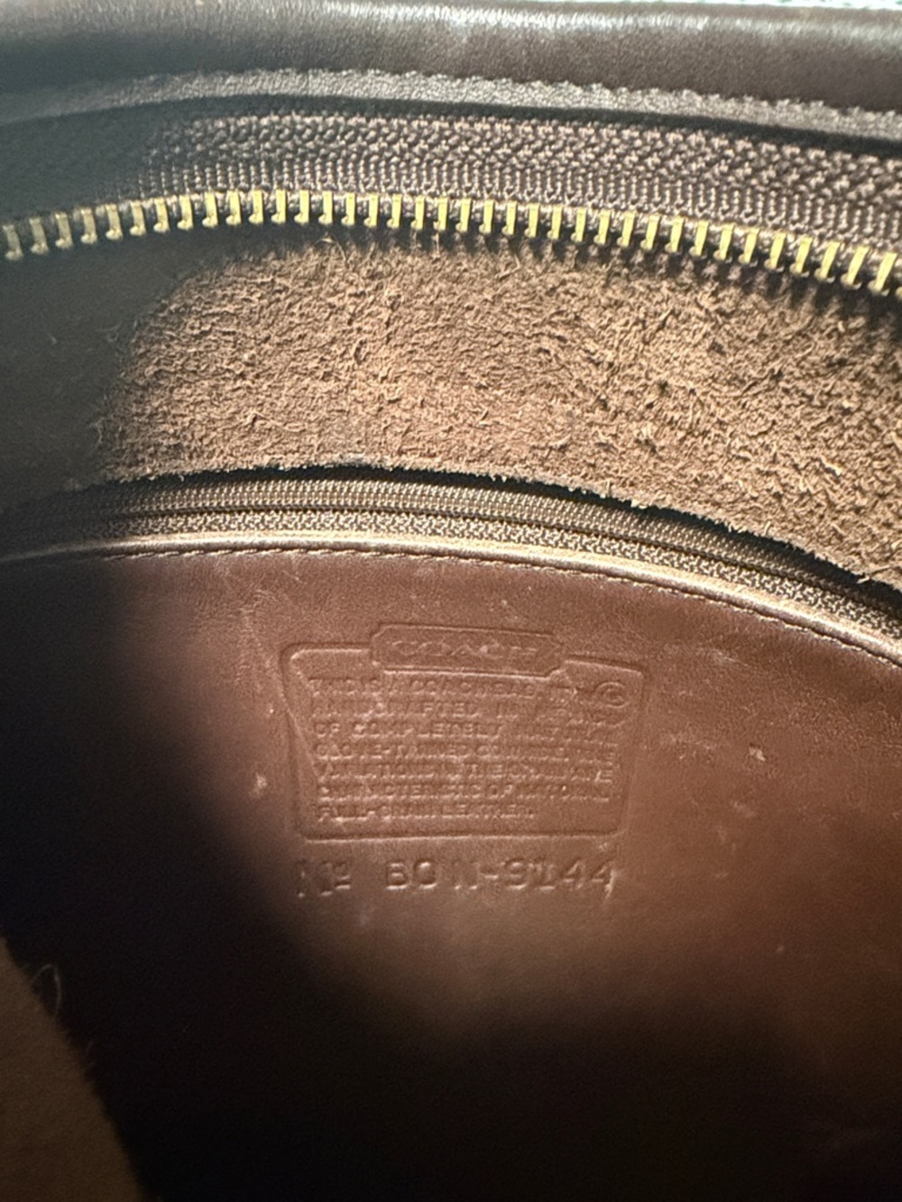 Coach Dark Brown Leather Messenger Bag with Gold Hardware vintage - Picture 13 of 15